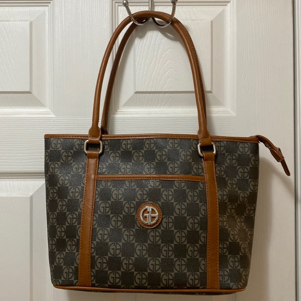 Gianni Bernini handbag.